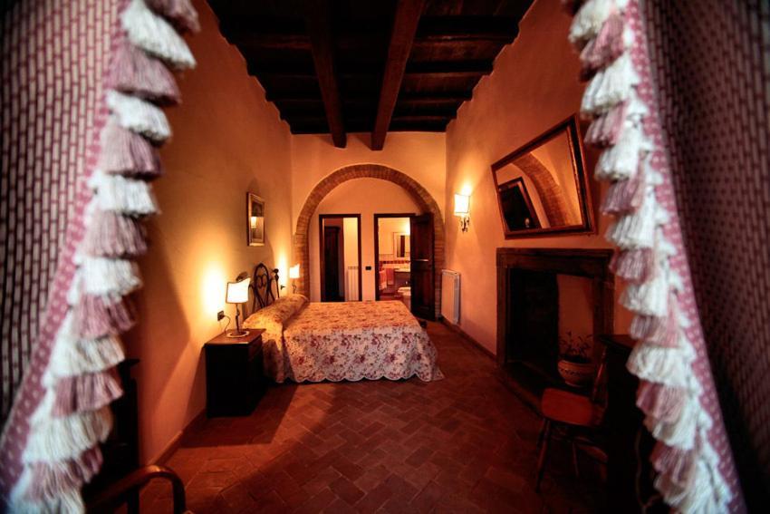 Palazzo Orsini Bed & Breakfast Bomarzo Exterior photo